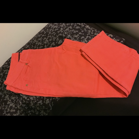 NEW! Ankle Jeans 👖| JustFab - Picture 3 of 9